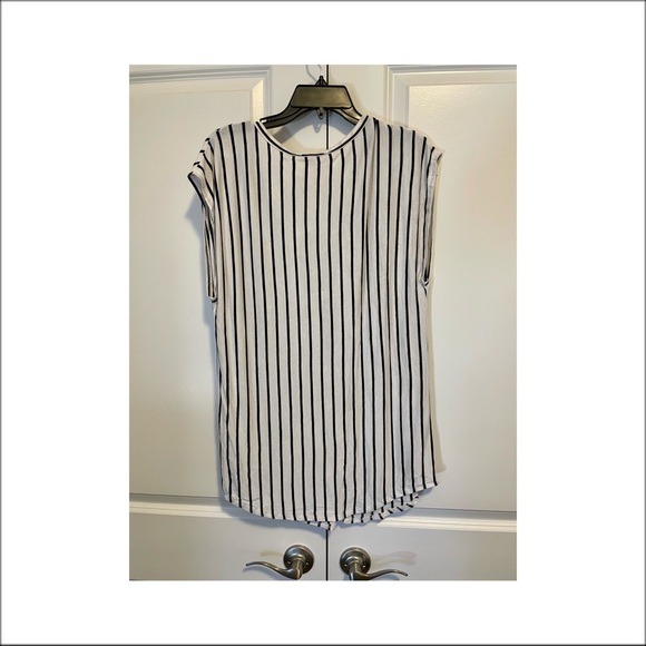 Fantastic Fawn button-down tee, size M - Picture 3 of 3